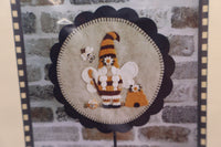 Bumble Bee Gnome Table / Wall Mat Pattern By Penny Lane Primitives