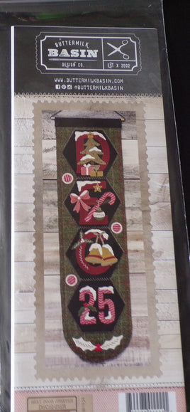 December Hexi Door Greeter Wool Applique Pattern Buttermilk Basin