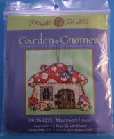 Mushroom House Mill Hill MH16-22515 Bead Kit with Charm